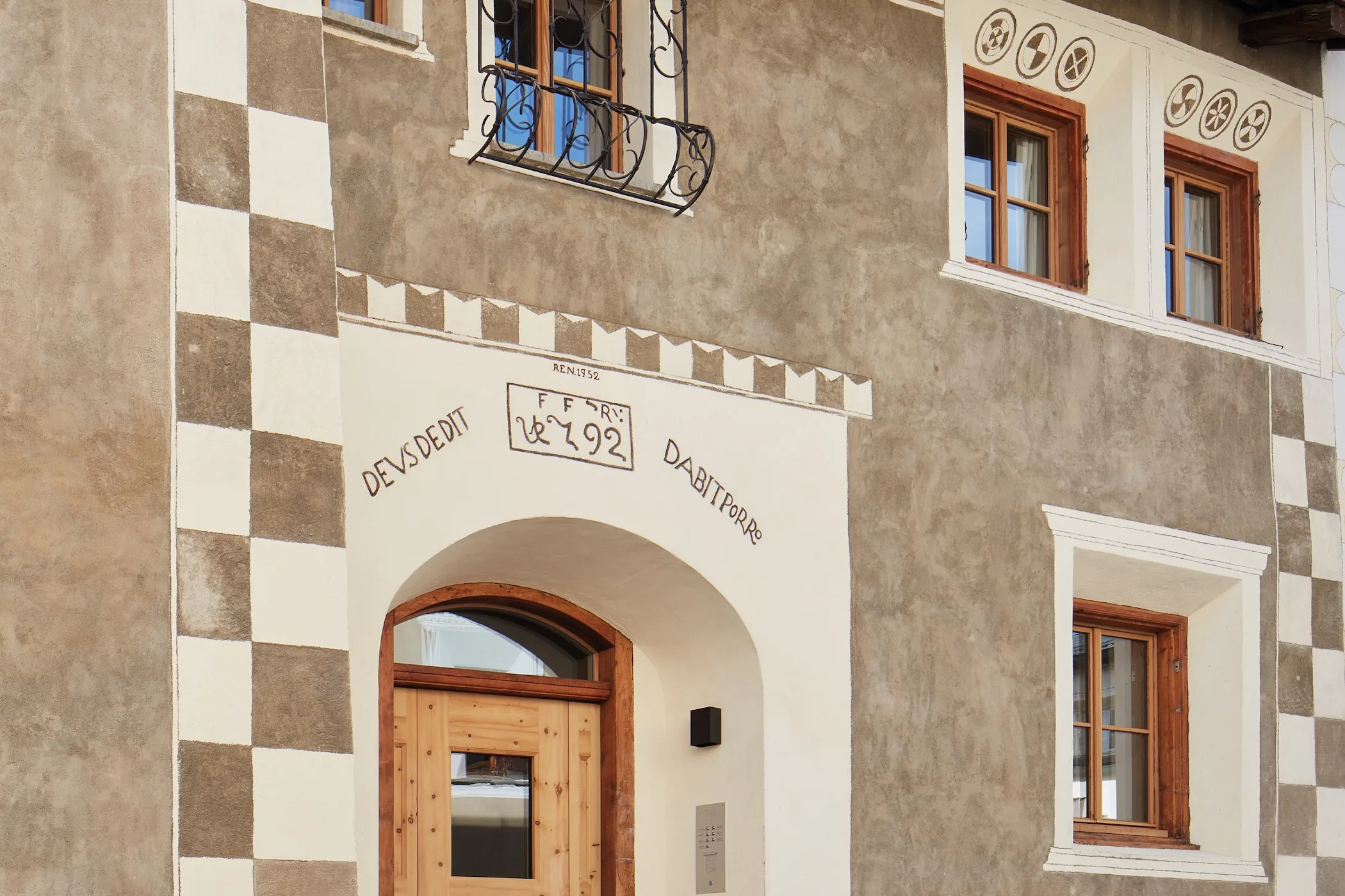 Experten im Gespräch: Zwischen Handwerk und Kunst; Sgraffito im Engadin